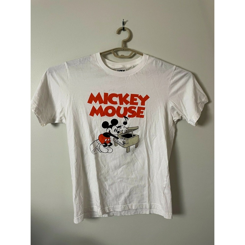 Uniqlo UT Disney Mickey Mouse Adult Medium White Short Sleeve T-Shirt